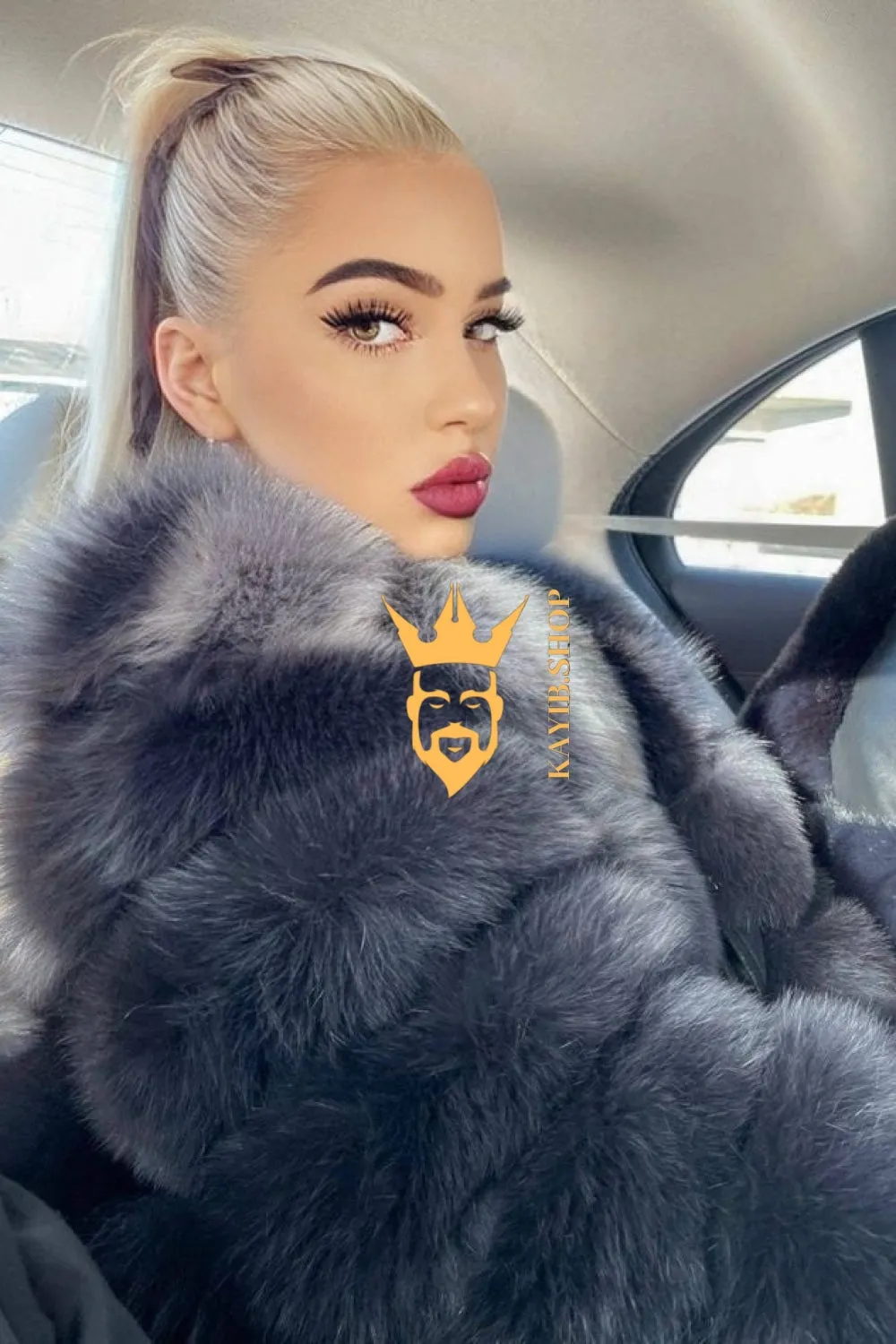 Winter Luxury Raccoon Fur Short Coat - Stay Stylish and Warm with Oversized Sleeves - 100% Real Fur Luxury